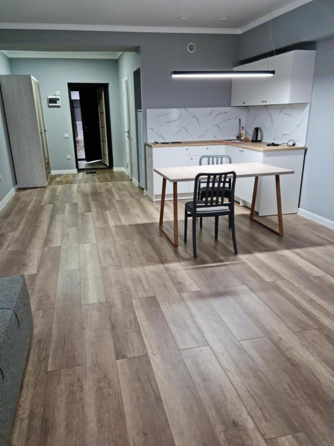 Апартаменты В Центре, В Новом Доме Almaty Extérieur photo