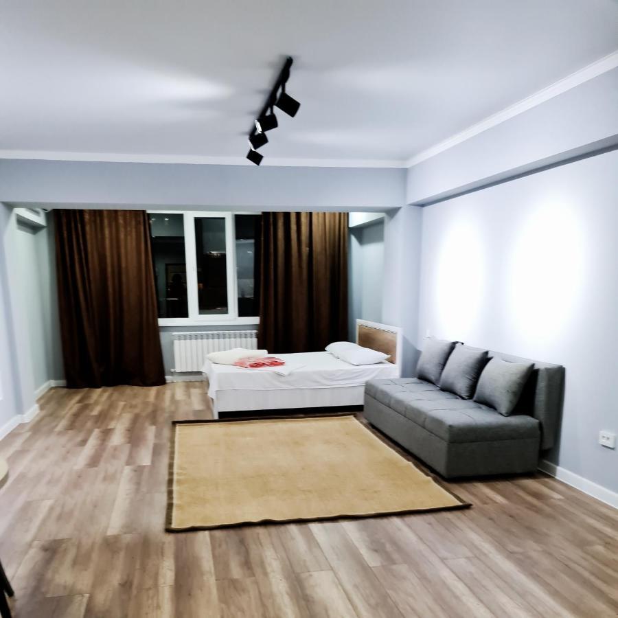 Апартаменты В Центре, В Новом Доме Almaty Extérieur photo
