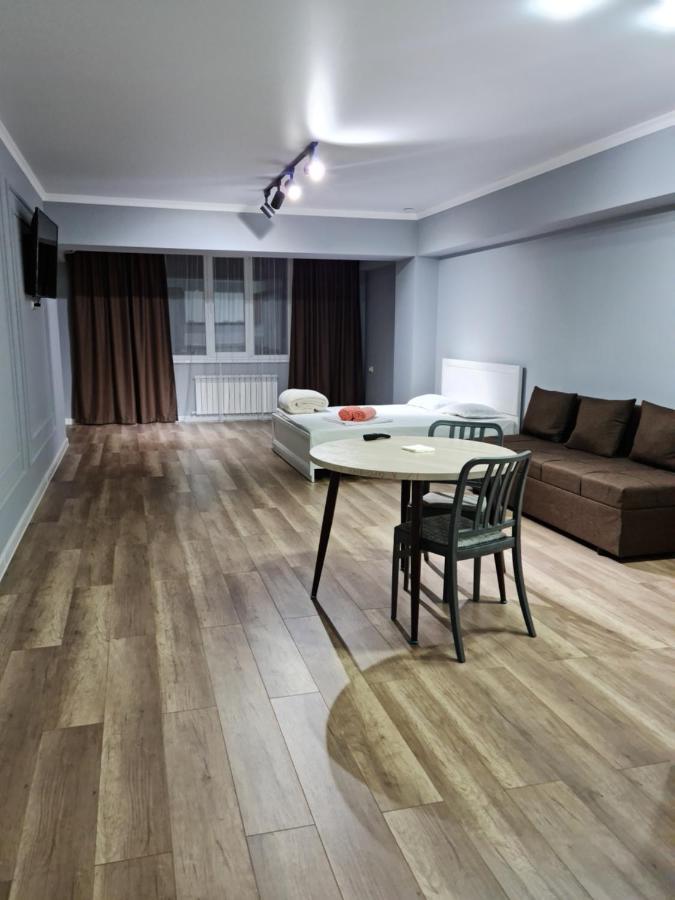 Апартаменты В Центре, В Новом Доме Almaty Extérieur photo
