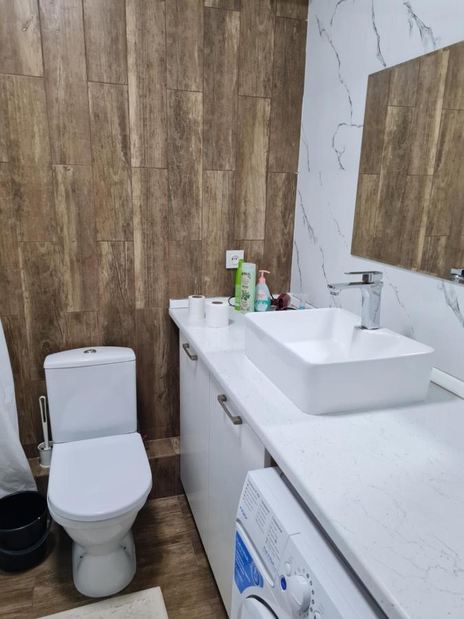 Апартаменты В Центре, В Новом Доме Almaty Extérieur photo